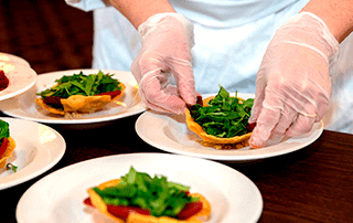 Como otimizar o processamento de alimentos na central de produção e nas UANs