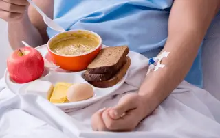 Como evitar o desperdício de alimentos em hospitais: 10 estratégias para reduzir custos e fortalecer o ESG